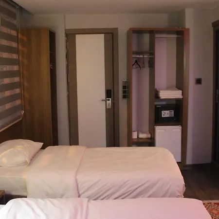 Oda ve Kahvaltı Nur 2*