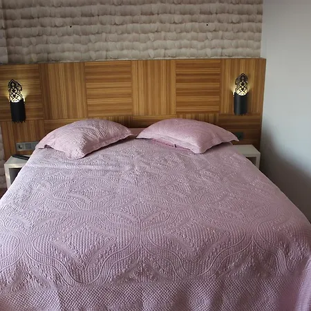 Bed and breakfast Nur 2*