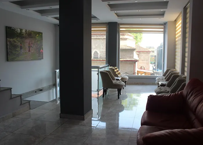 Nur Bed & Breakfast 2*