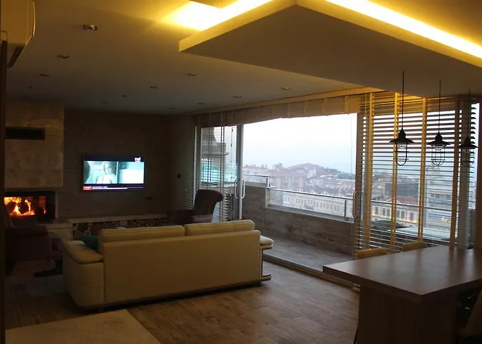 Nur Bed & Breakfast 2*